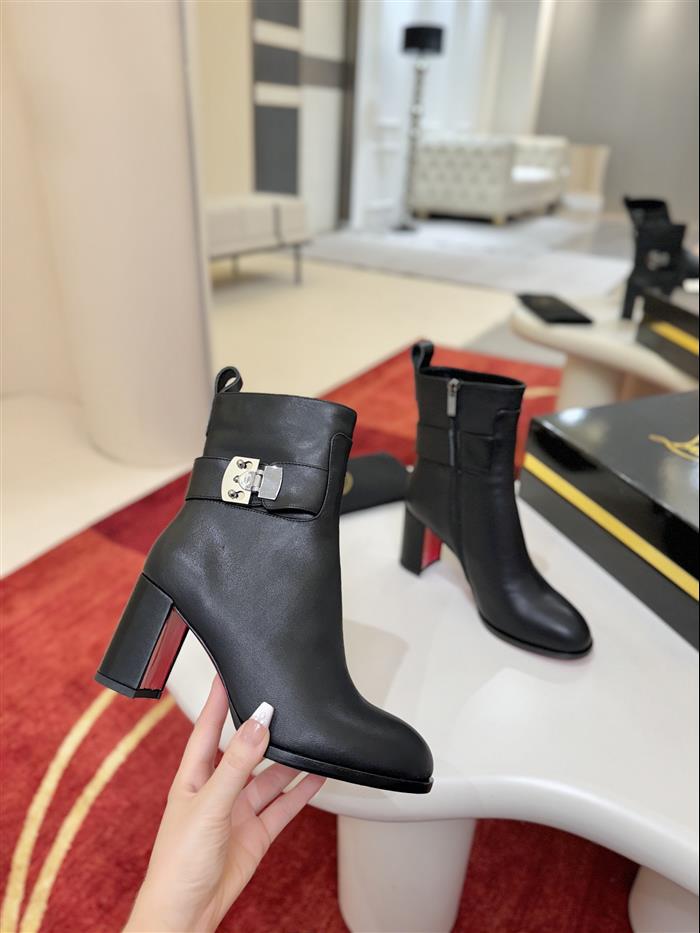 2025112818913920 390